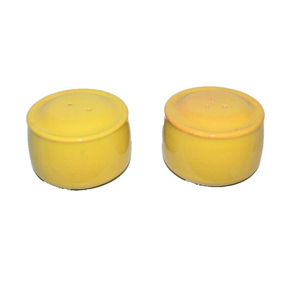 Vtg Metlox Poppytrail Colorstax Yellow Salt & Pepper Shakers Set MCM - Picture 1 of 7